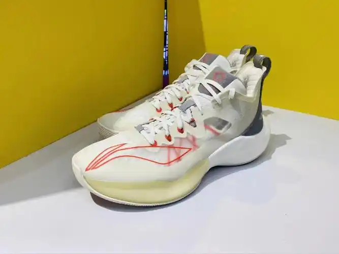 李宁音速8low白红435码配盒下地12次