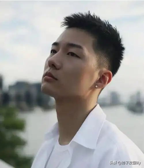 青年头型图片男(2021极具人气的8种男士发型) - 赤虎壹号