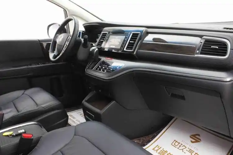 【西安】2018年7月 本田 艾力绅 2.4l cvt至尊版 自动档