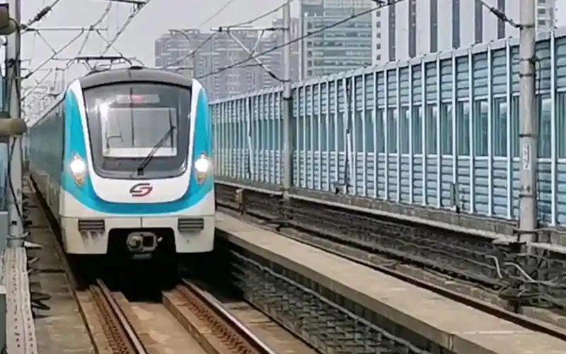 【交通vlog】苏州地铁2号线高架站台列车进站_哔哩哔哩_bilibili