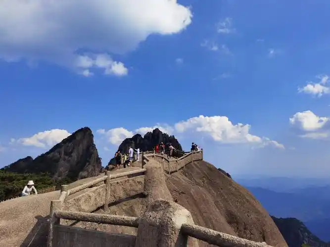 开心自己有幸于1985年与1998年的8月,以及2020年9月初,三次游览黄山