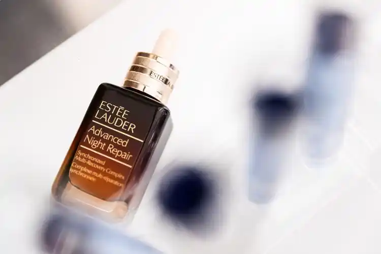 雅诗兰黛全新第七代小棕瓶上市