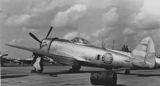 由于p-47战斗机转弯半径小,经常能够利用机动性甩开宋中文的追击,造成