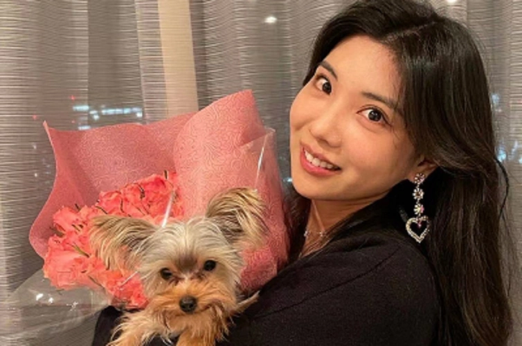 玲子全网最生猛探店网红豪车换着开吃掉一辆保时捷