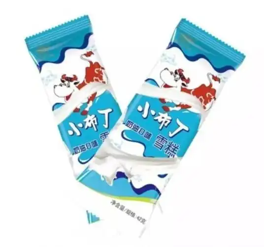 小布丁有着和它体积完全不成正比的超浓郁奶香味,冰冰凉凉,入口即溶