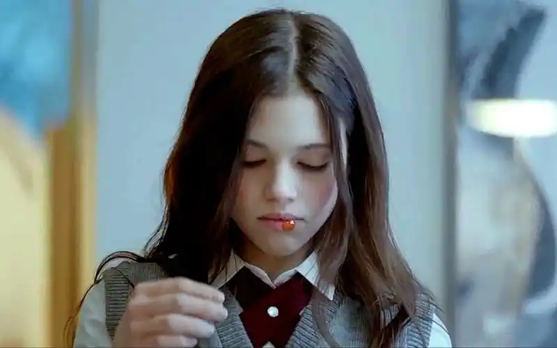 镜中人 英迪娅·埃斯利(india eisley)_哔哩哔哩_bilibili