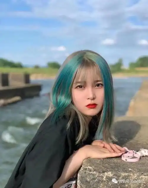 "发带染"很火啊!