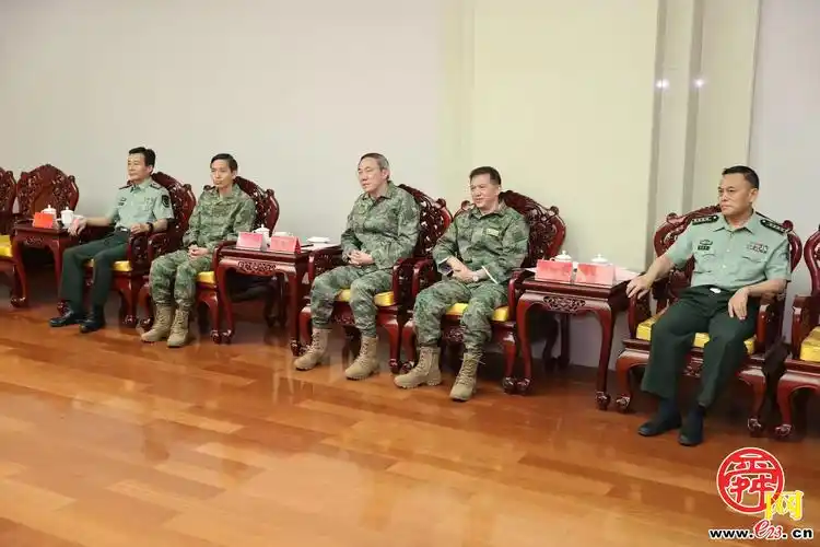 王爱国,空军济南基地领导同志江涛,武警山东总队领导同志韩荣照