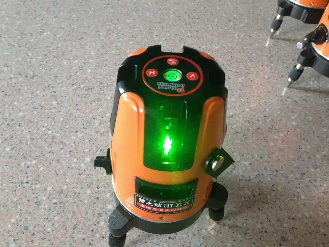 绿光激光水平仪 3线1点绿光标线仪 室外型自动安平声光报警