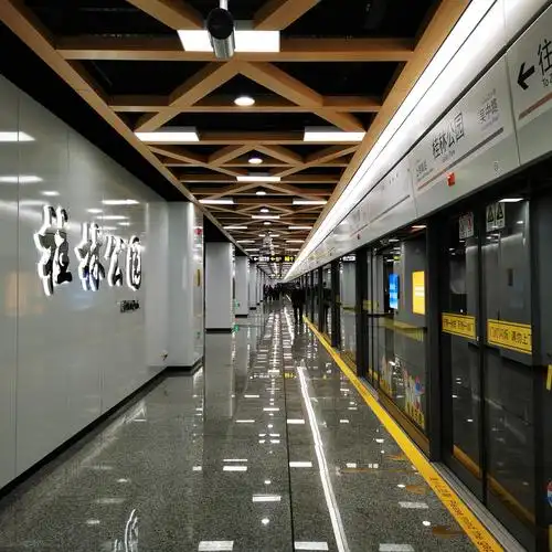 上海地铁15号线站台风光