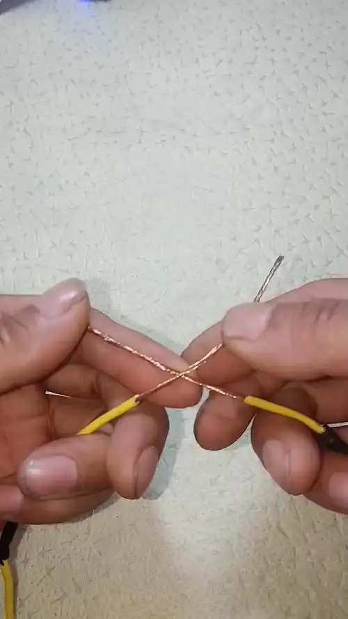 2根软线这样接,电线拉断,电线接头都不会拉开,方便实用又安全