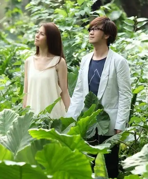 情歌教父周传雄遭种马父亲抛弃盗版碟成就音乐大神