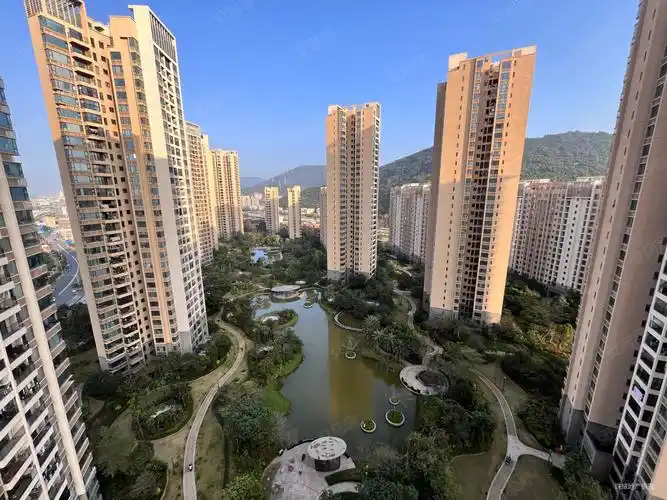 新上华发水岸二期南向横厅三居室精装修保养好随时看