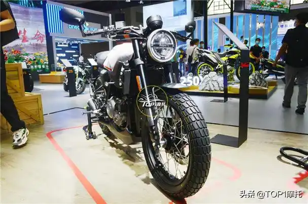 cafe复古摩托车 宗申g250e