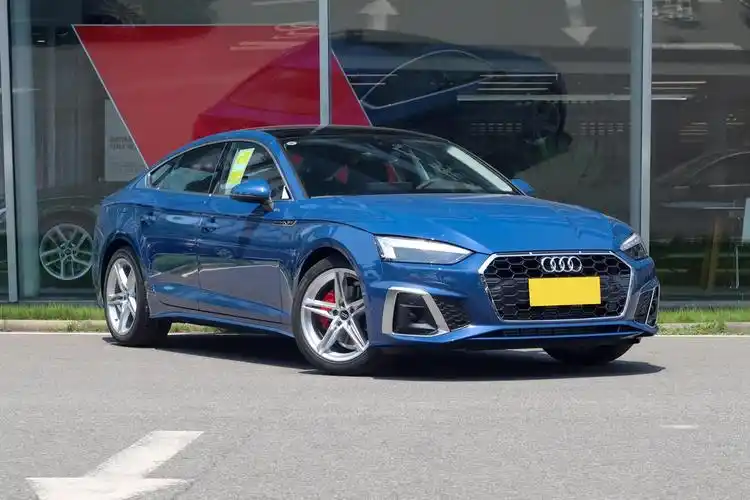 新款奥迪a5正式上市,定位中型车,37.98万起,运动气息浓厚