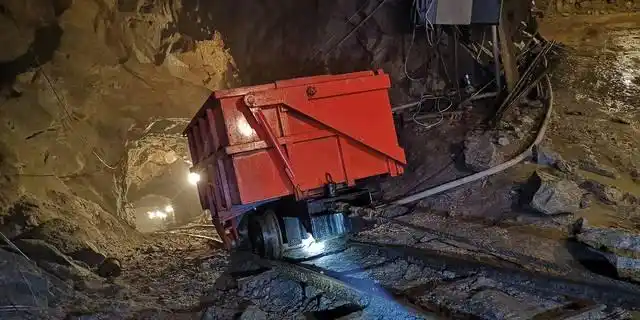 斜井扒渣机与斜井曲轨自卸式矿车斜井开拓(斜井开挖)