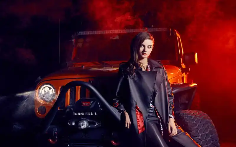 性感车模高清美女桌面壁纸