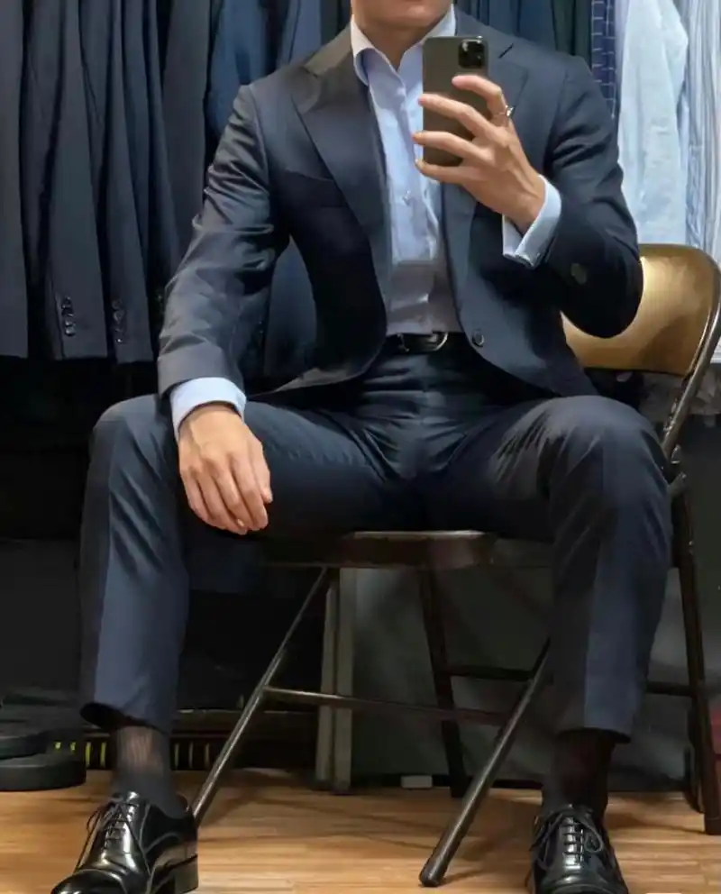 西装革履容光焕发#时尚穿搭# #帅哥