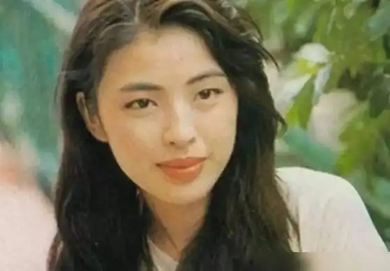 朱咏婷23岁恋上45岁谭咏麟,不要名分秘密生子,11年后终被扶正|张国荣