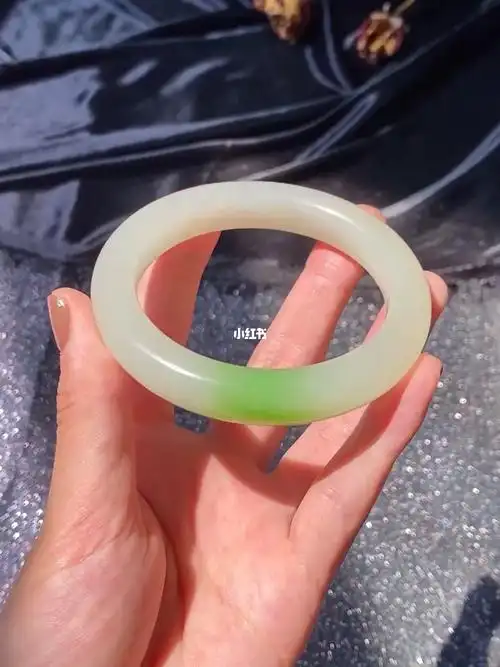 和田玉翠青手镯