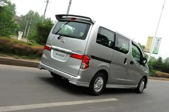 郑州日产7座商务车