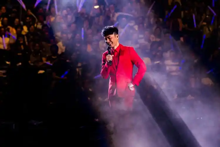 时隔6年再度在沪开唱 李克勤难掩兴奋之情:上海,我来了!_演唱会