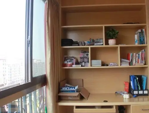 现代简约家装风格阳台电脑桌设计_装信通网效果图