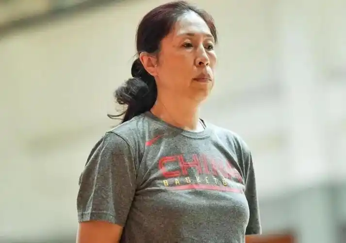 姚明疑似出手,李梦丑闻最新进展,郑薇或受牵连,违反国家队规范_青体网