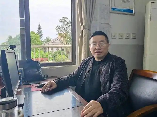 修身敬业,为师为范|四川省名山中学高2023级教师风采展示(一)_雅安市