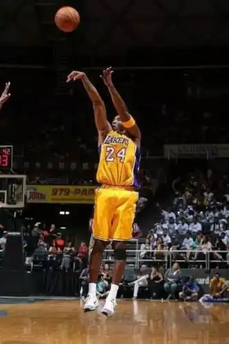 投篮手势如何像科比一样又帅又准?