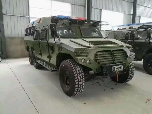 中国猛士越野军车:从仿制到自主创新,第三代已完胜洋师傅!