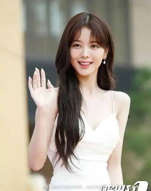 韩国女星卢正义穿吊带白裙太惊艳!雪肤玉貌美得让人窒息