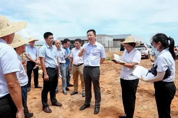 文昌市委副书记代理市长刘冲调研安全生产和冯家湾现代化渔业产业园区