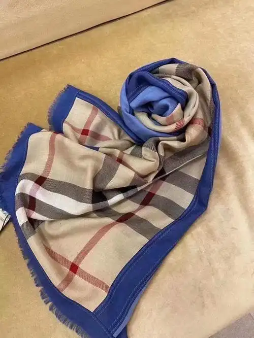 特价1999元美国直邮 burberry 巴宝莉莫代尔 羊绒 战马经典格子围巾