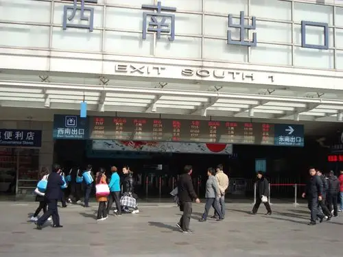 上海火车站采用智能化的出口验票设备