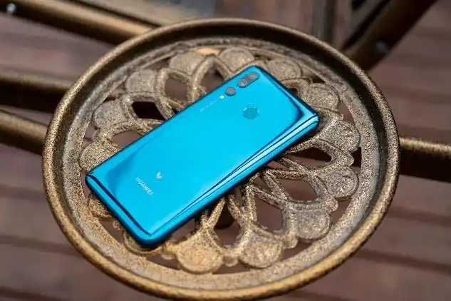 麦芒8开箱上手精致外观超广角ai三摄