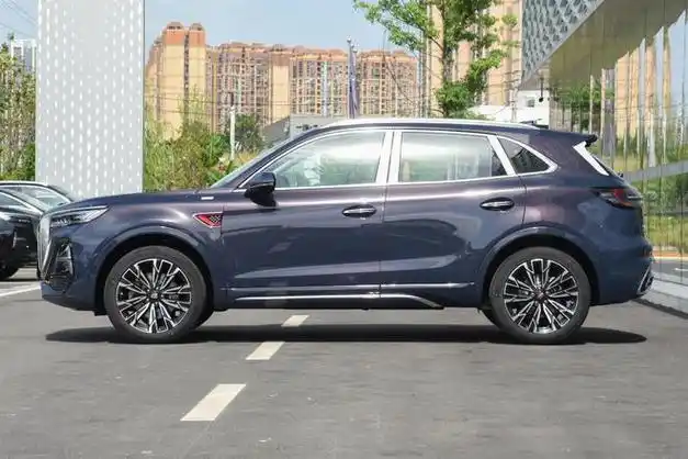 红旗hs550万辆纪念版上市中型suv20t动力售价1998万元起