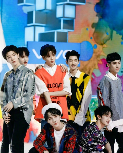 乐华七子做客快本,丁泽仁和王一博同台尬舞,谁更帅气