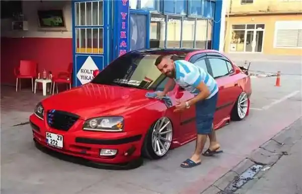 沧桑的经典 现代伊兰特改装accuair气囊减震