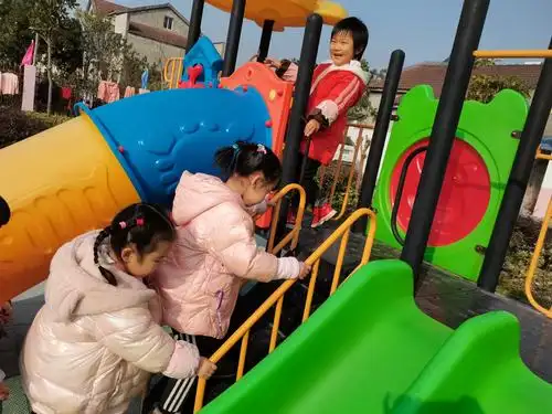 其它 波涛幼儿园大班——安全滑滑梯 写美篇正确玩滑滑梯的方法 应该