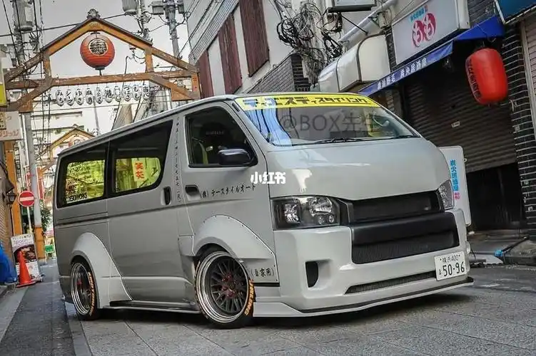 丰田海狮200系宽体改装