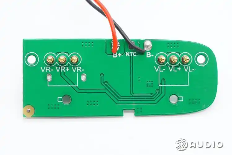 电池保护板电路一览,设置有dw01锂电保护ic和8205a mos管.