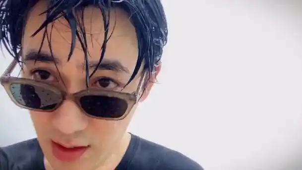 朱一龙印尼vlog海边素颜