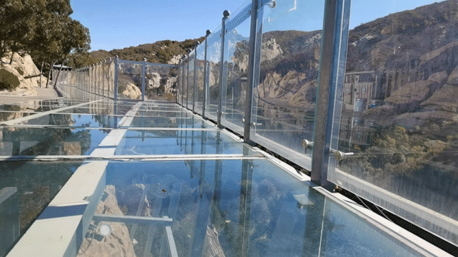 清凉谷的晚秋太迷人玻璃栈道水晶长城免费体验