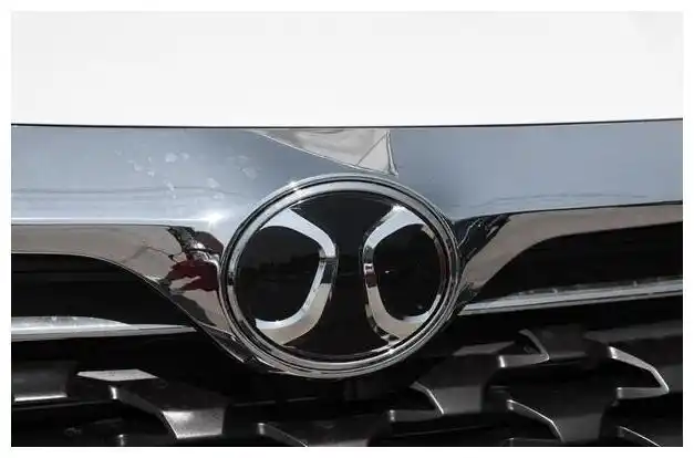 过节开车回家,看看谁的车标最丑,车主:这个猪鼻子谁见过?