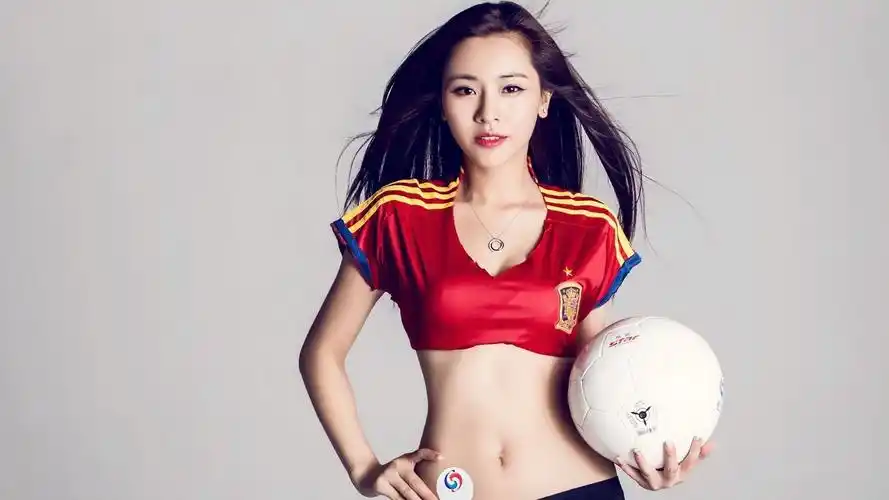 足球宝贝妍子沁性感写真壁纸图片