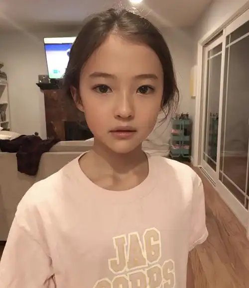 韩德混血儿ellagross走红网络韩国yg公司签约10岁练习生