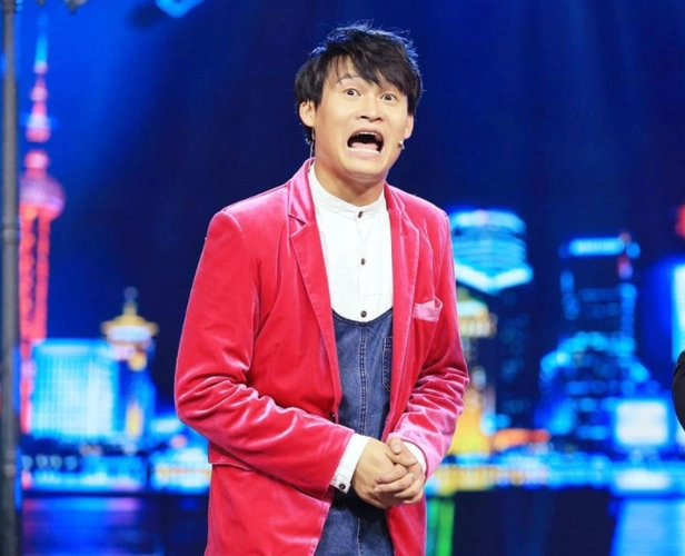 小沈龙嘲讽辛巴,爆料其销售"天气丹"利润,称自己为老百姓省钱