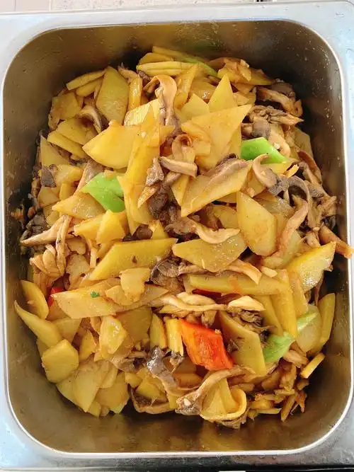 土豆片炒鲜蘑-孙健