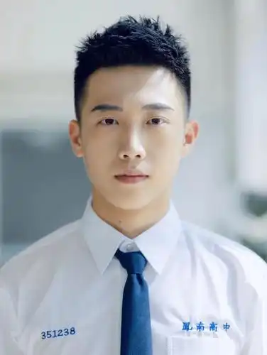 请看,发型换得对,等于换张脸 ~ ▼ 01:25